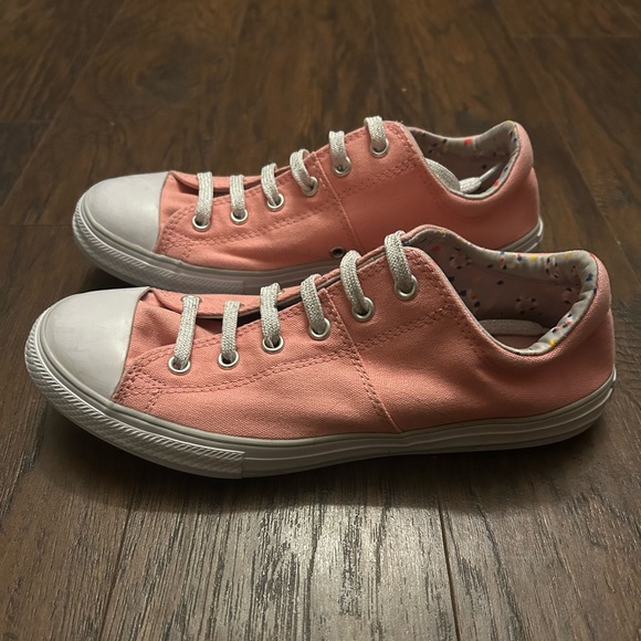 Converse Pink Canvas Sneakers Size 8 Floral Lining Sparkle Laces Women’s - Picture 1 of 7